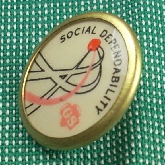 Social Dependability Girl Scouts Pin - Picture 3 of 6
